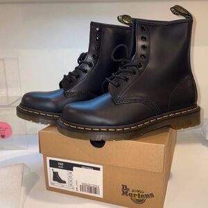 Dr. Martens Black Leather Boots Women’s Size 7 NIB